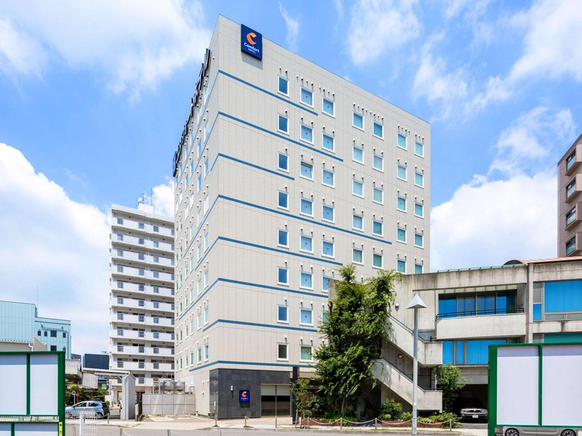 โรงแรมคอมฟอร์ท คาริยะ ภายนอก รูปภาพ